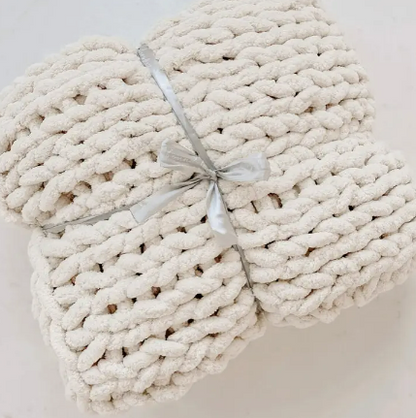 CHUNKY KNIT THROW